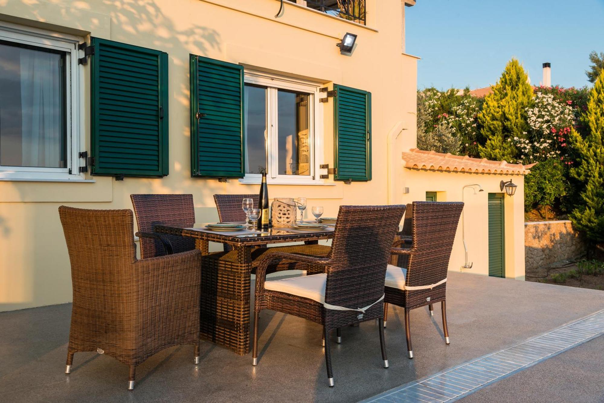 Villa Myrtoan Pelagos *